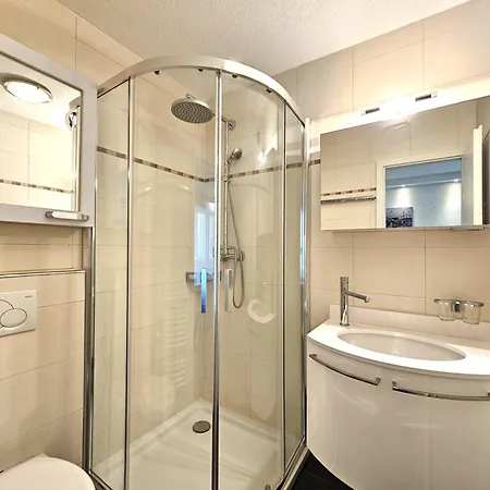 Apartamento Cristal 45 - Stilvoll, Komplett Neu *